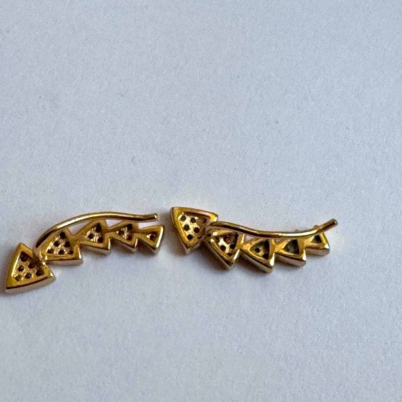 ✨ Stylish Vintage Climbers Gold Plated with Pave Crystals Earrings ✨ - Picture 9 of 16